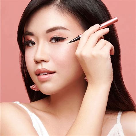 Tips Tambahan untuk Eyeliner Tahan Lama 💄