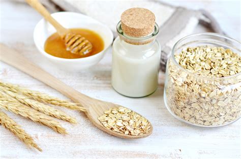 2. Masker Yogurt dan Oatmeal untuk Kulit Lembut dan Cerah